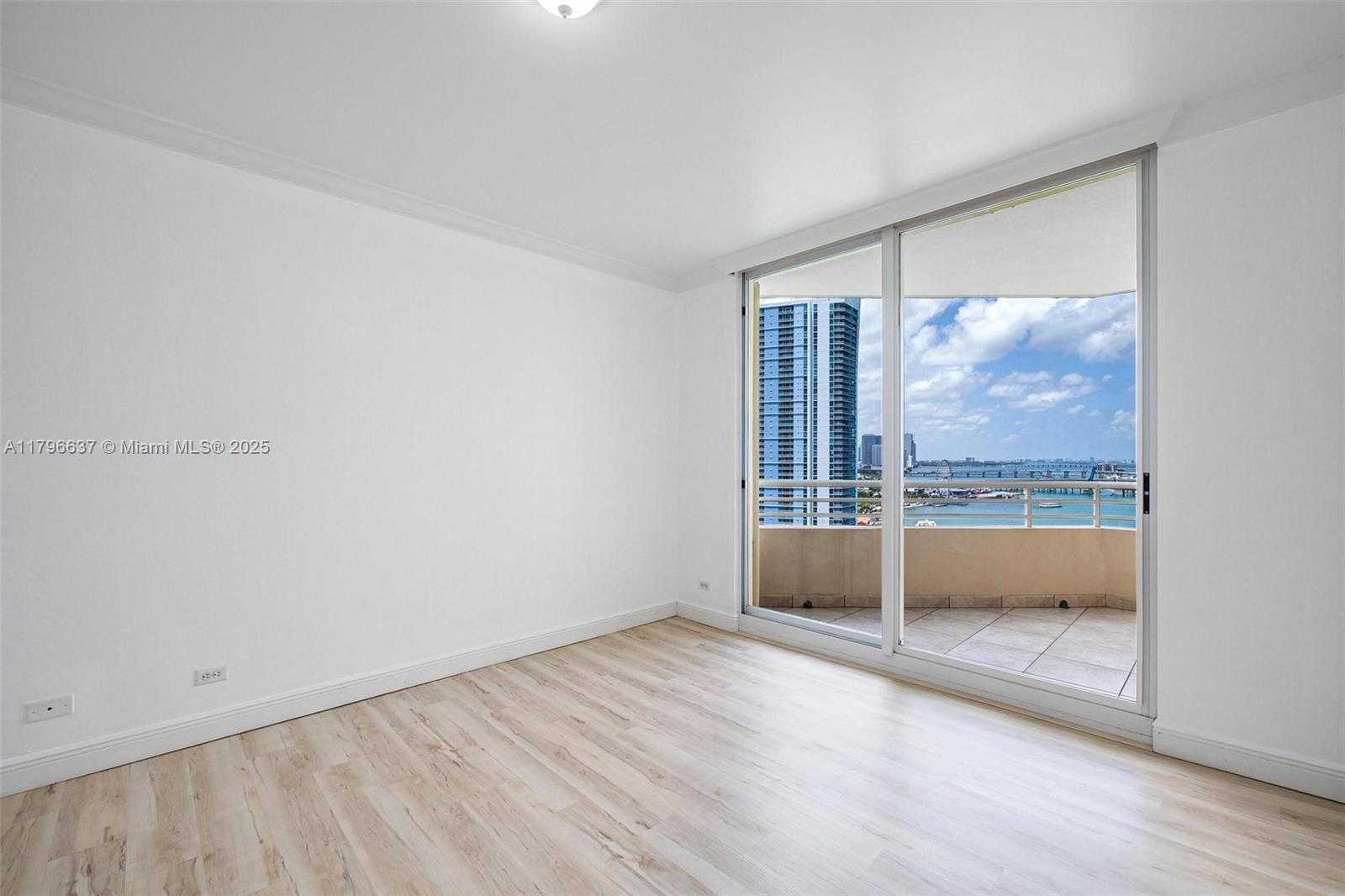 Small Image of 888 BRICKELL KEY DR #2010, Miami Number 34