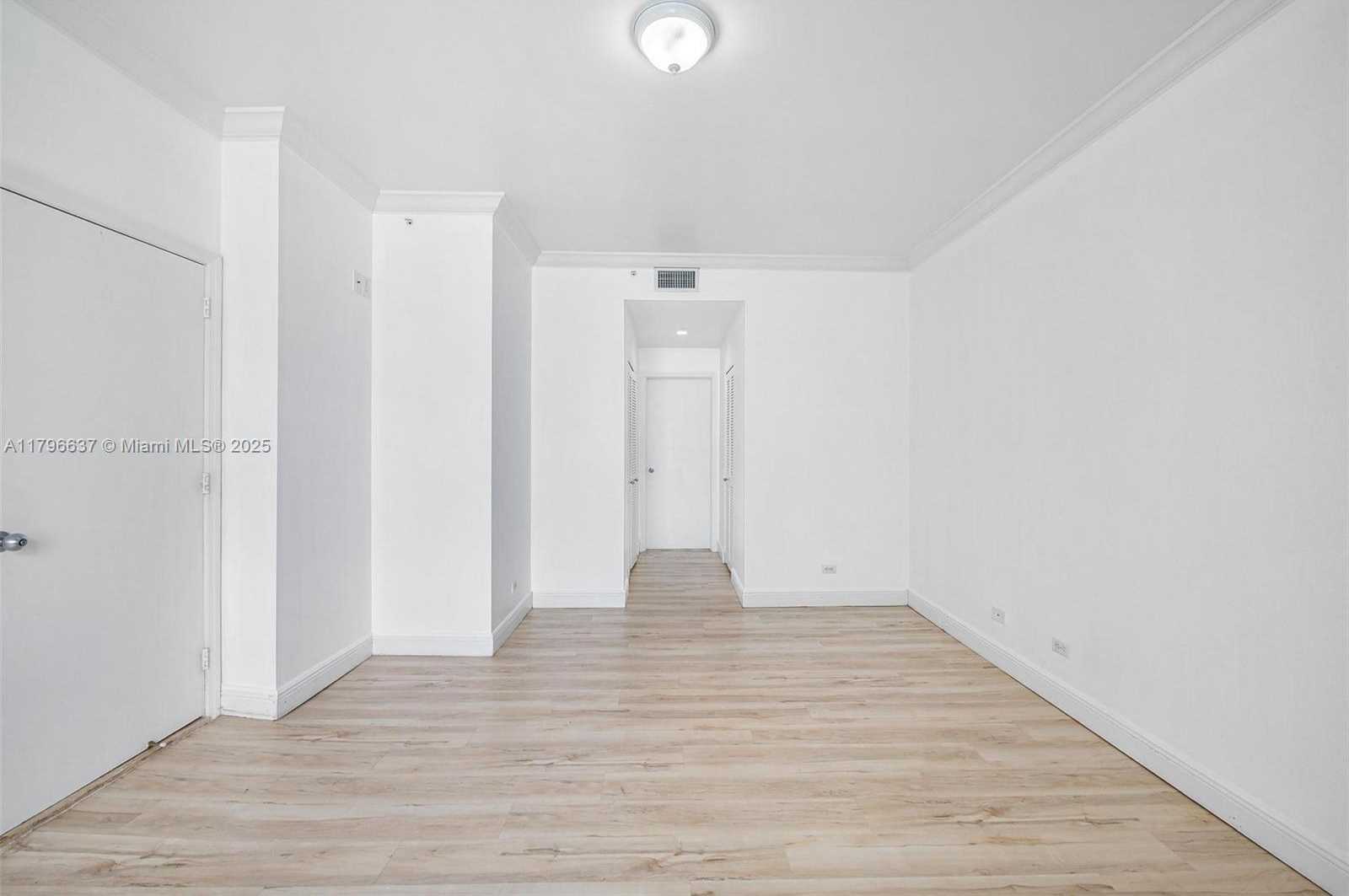 Small Image of 888 BRICKELL KEY DR #2010, Miami Number 40