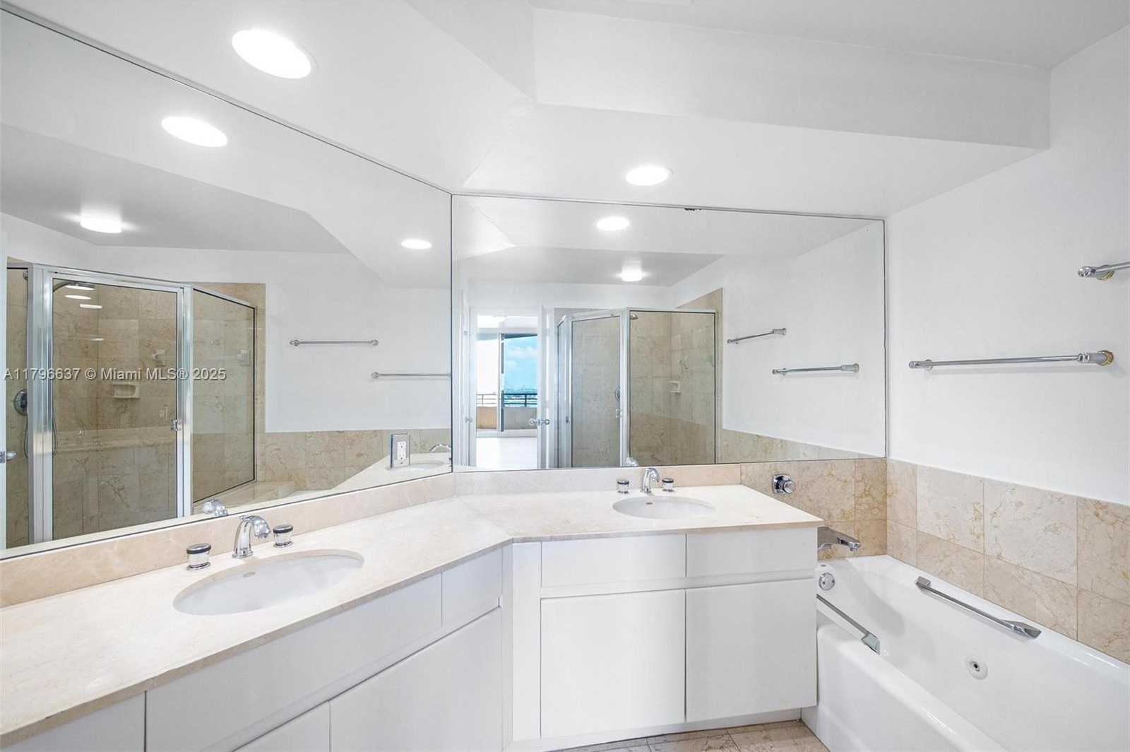 Small Image of 888 BRICKELL KEY DR #2010, Miami Number 41