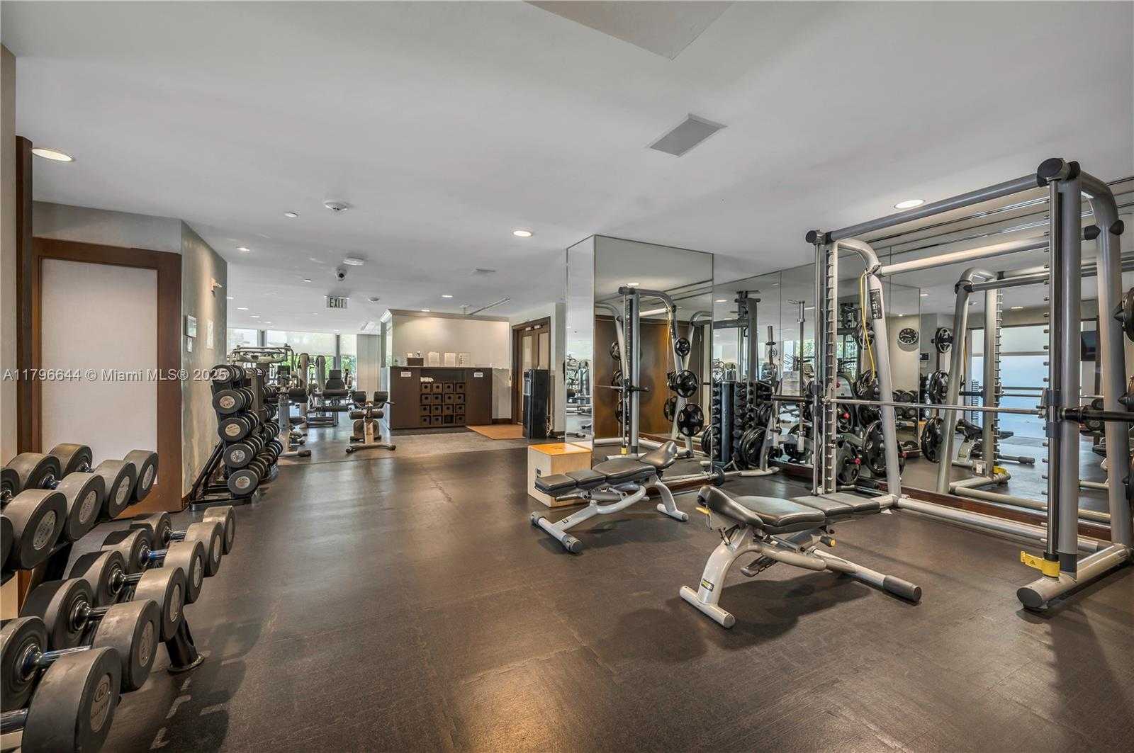 Small Image of 5875 COLLINS AVE #1504, Miami Beach Number 10