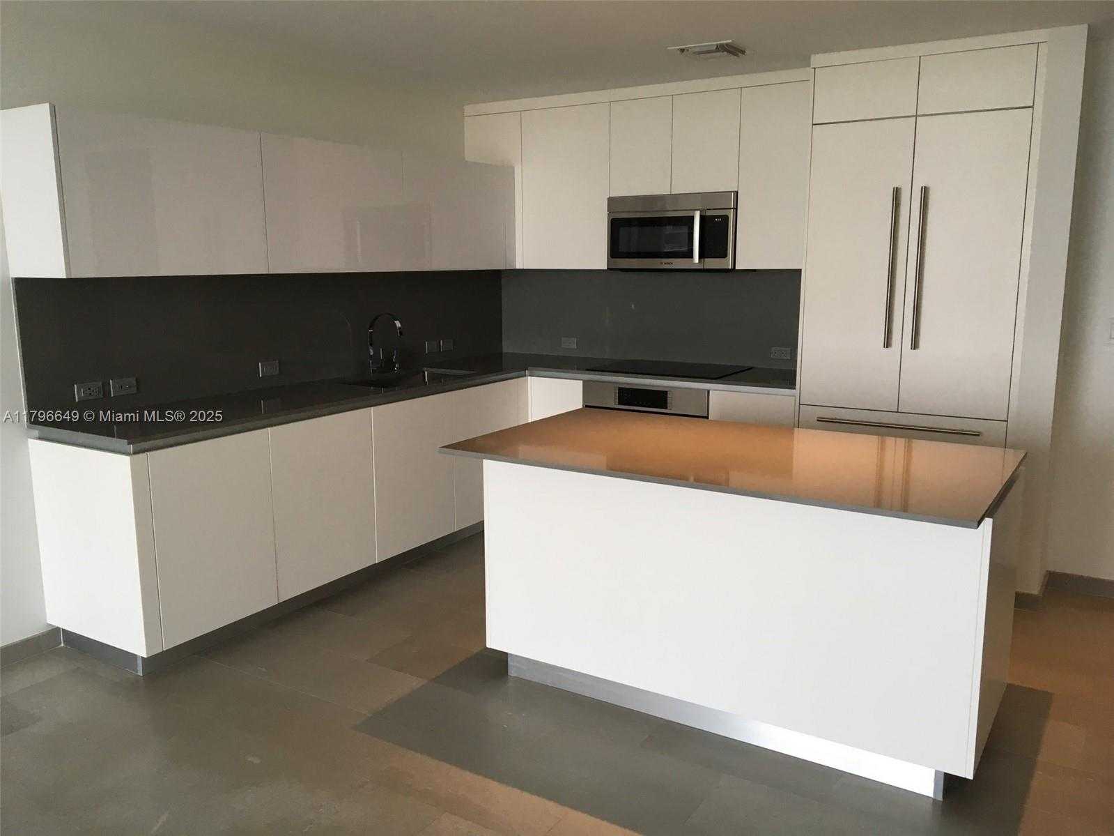 Small Image of 68 SOUTH EAST 6TH ST #1210, Miami Number 3