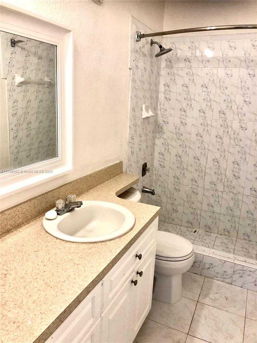 Small Image of 12548 SOUTH WEST 119TH TER #12548, Miami Number 13