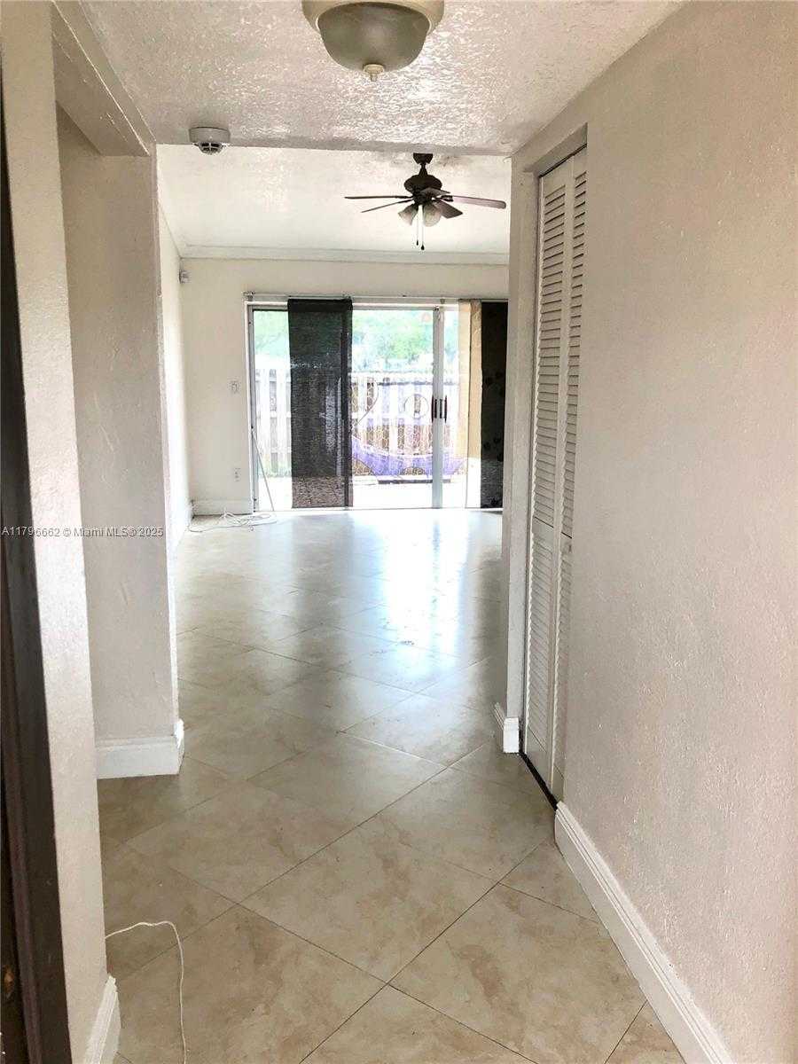 Small Image of 12548 SOUTH WEST 119TH TER #12548, Miami Number 5