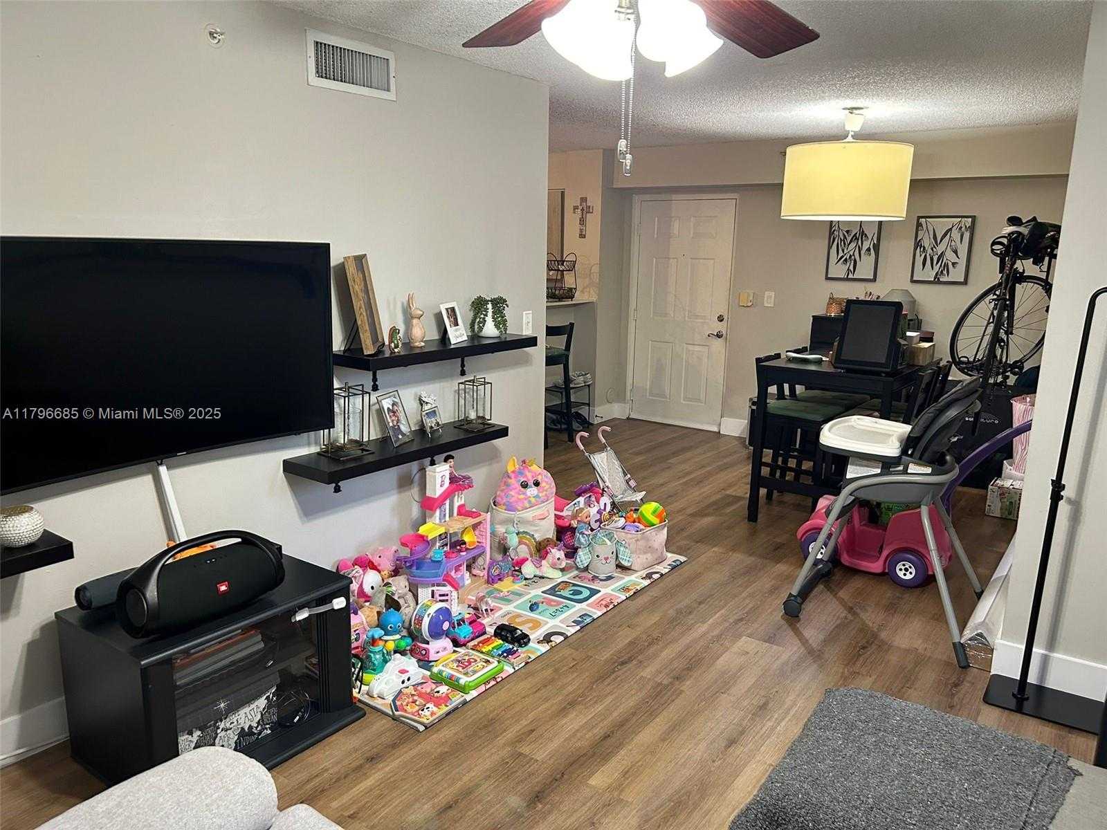 Small Image of 4320 NORTH WEST 107TH AVE #101-1, Doral Number 3