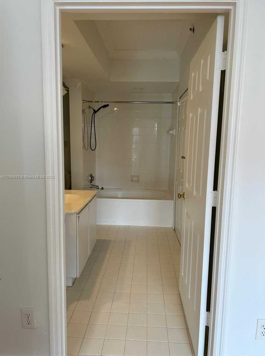 Small Image of 3235 NORTH EAST 184TH ST #11303, Aventura Number 19