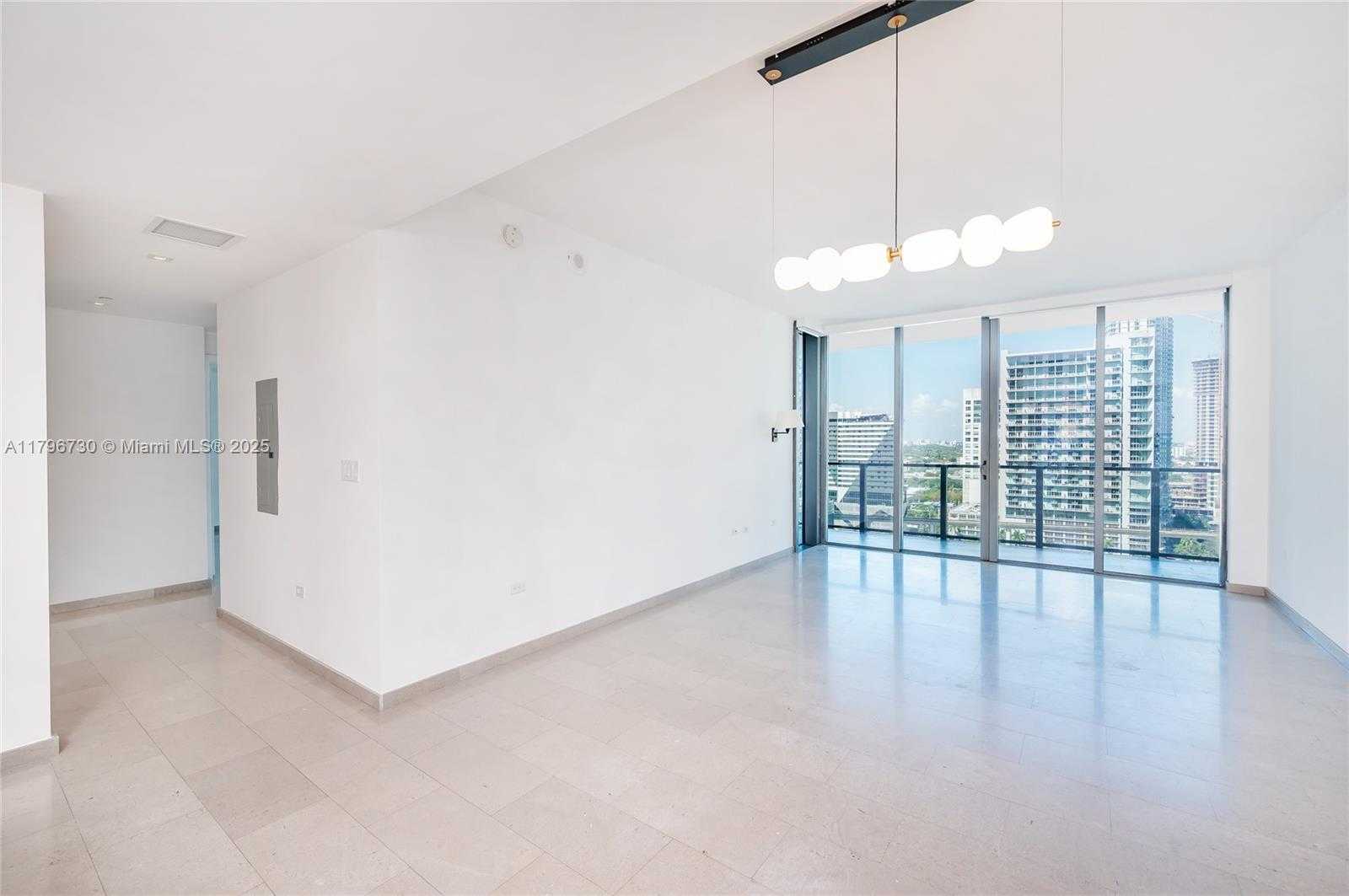 Small Image of 68 SOUTH EAST 6TH ST #1510, Miami Number 11