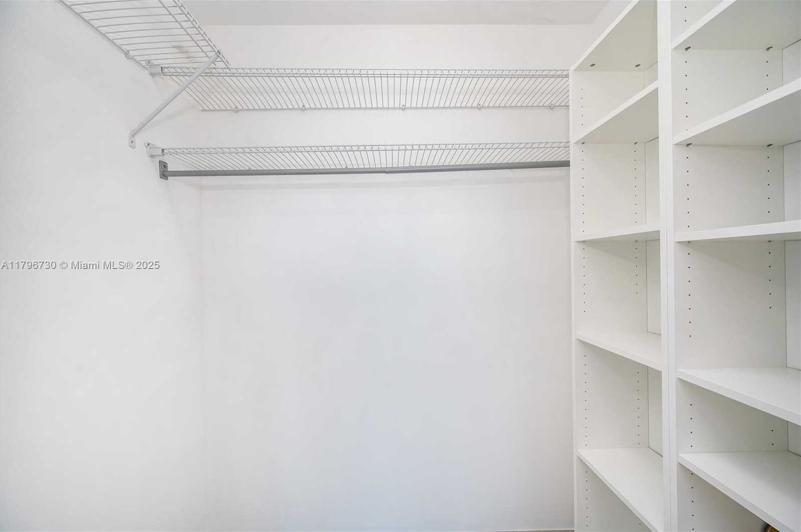 Small Image of 68 SOUTH EAST 6TH ST #1510, Miami Number 22
