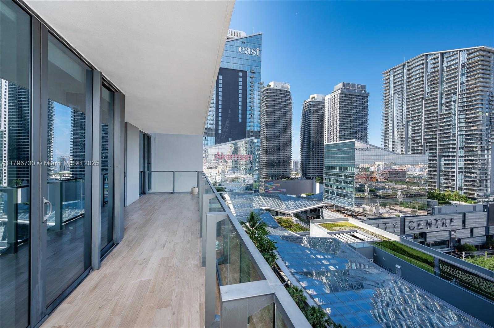 Small Image of 68 SOUTH EAST 6TH ST #1510, Miami Number 3