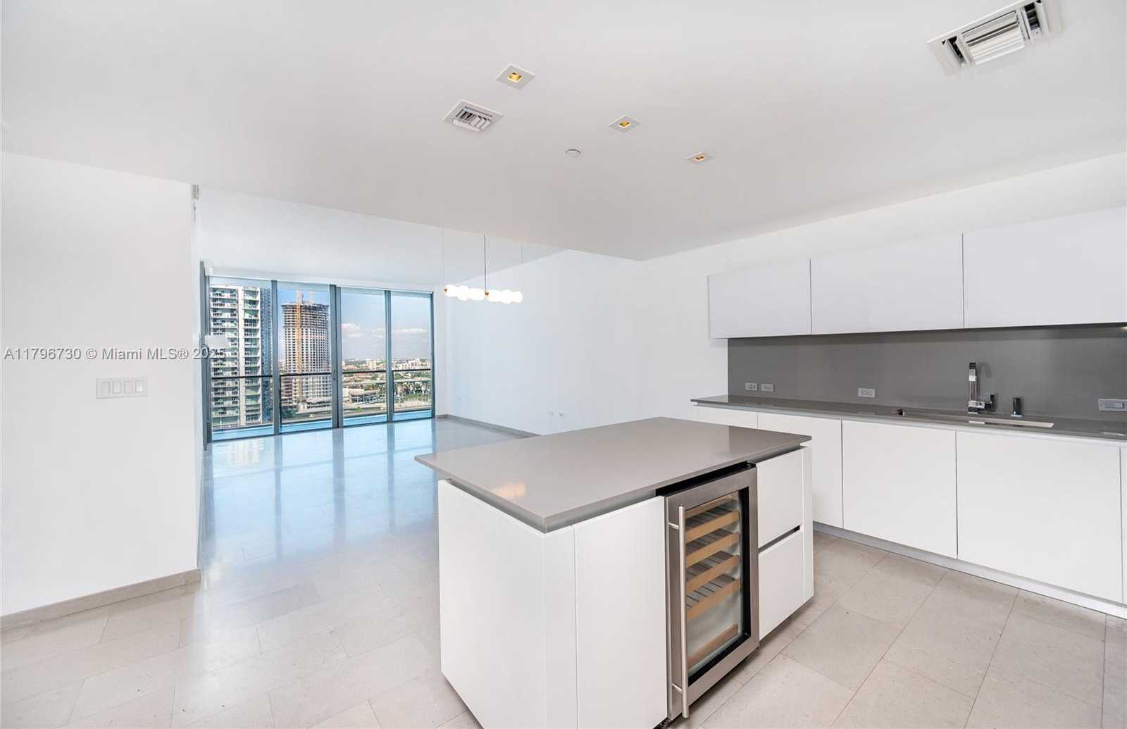 Small Image of 68 SOUTH EAST 6TH ST #1510, Miami Number 43
