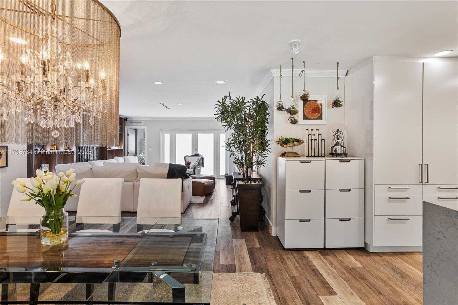 Small Image of 4435 SOUTH WEST 13TH ST, Miami Number 10