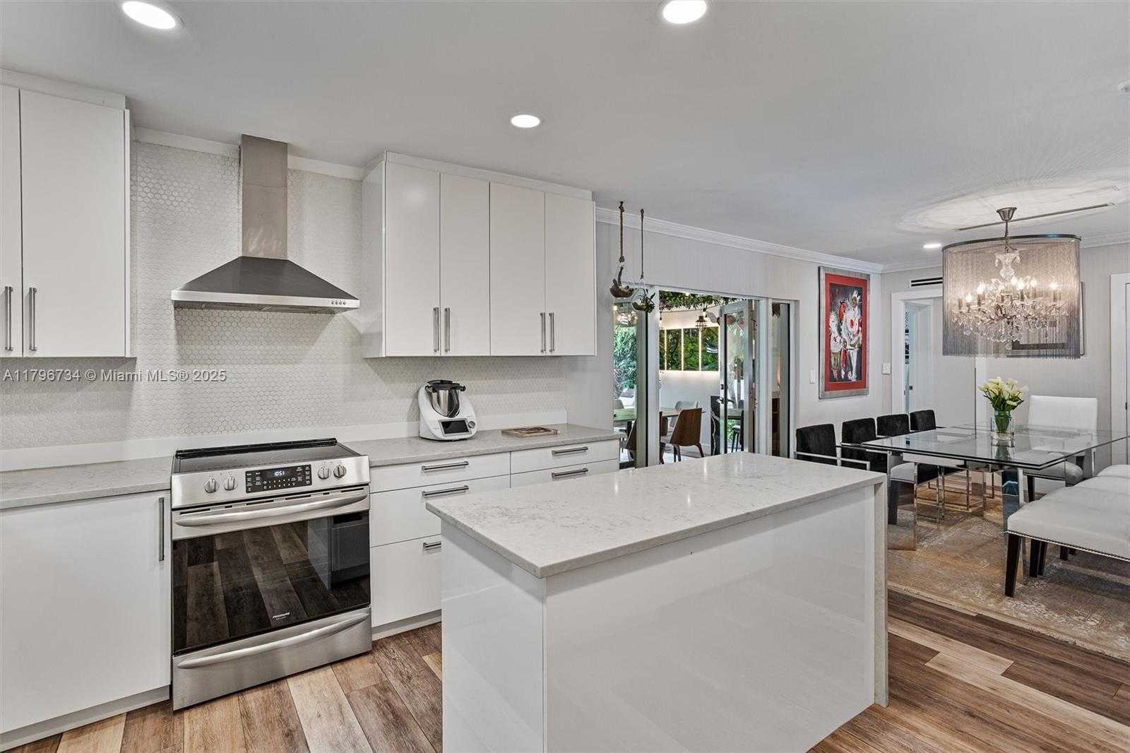 Small Image of 4435 SOUTH WEST 13TH ST, Miami Number 14