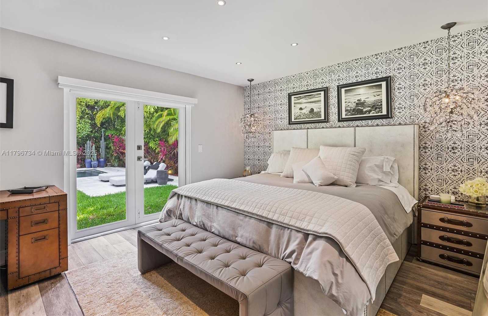 Small Image of 4435 SOUTH WEST 13TH ST, Miami Number 22