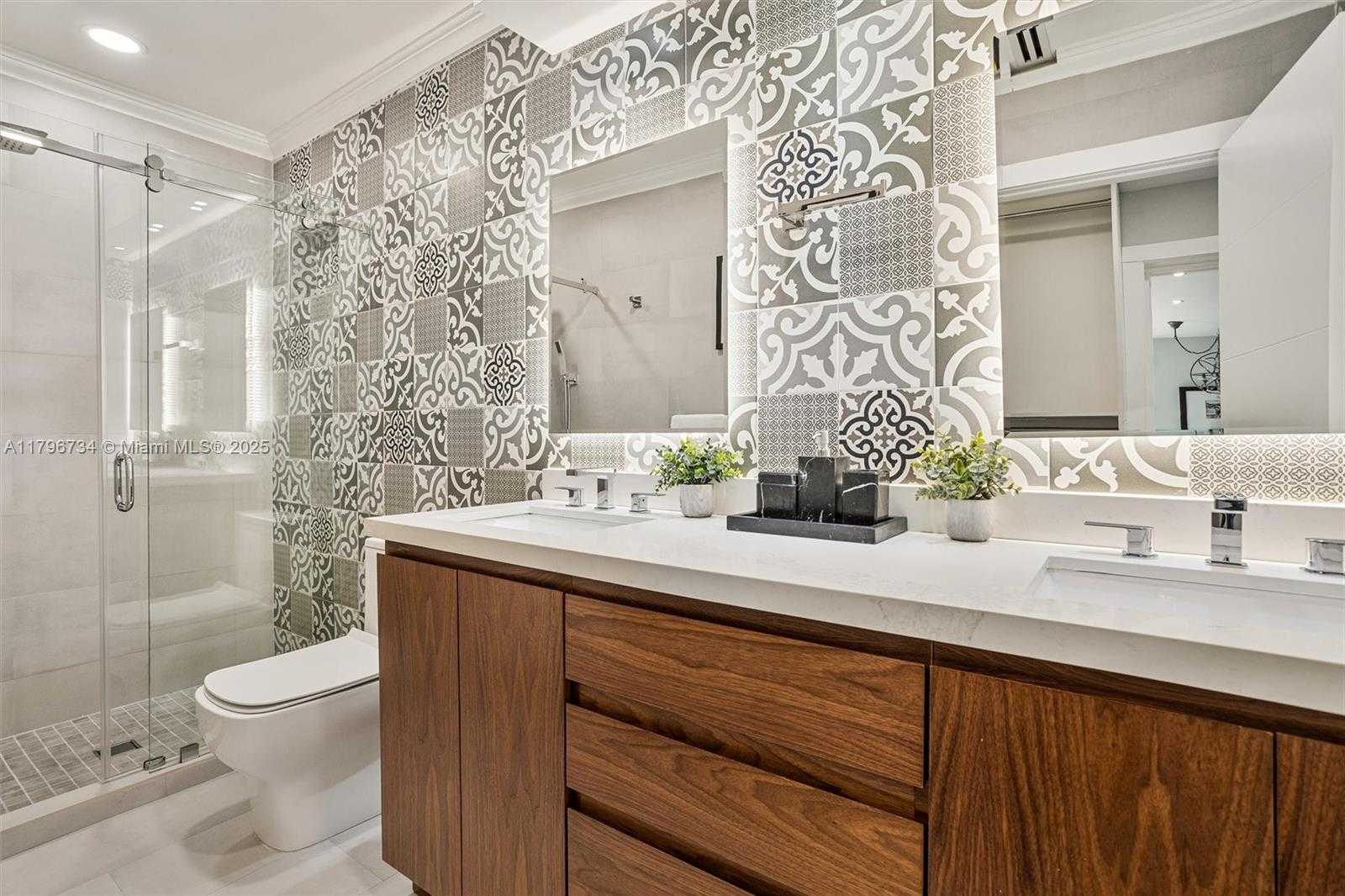 Small Image of 4435 SOUTH WEST 13TH ST, Miami Number 26