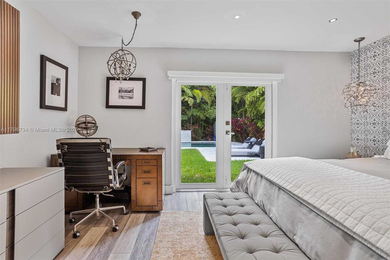 Small Image of 4435 SOUTH WEST 13TH ST, Miami Number 27