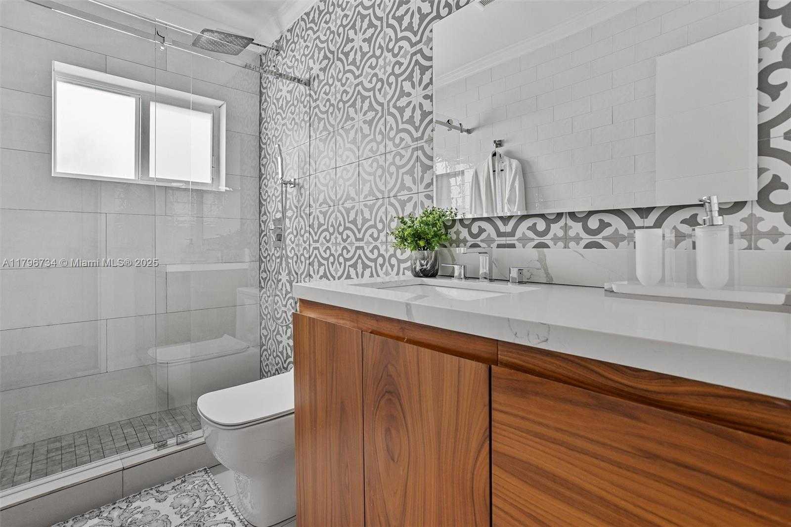 Small Image of 4435 SOUTH WEST 13TH ST, Miami Number 29