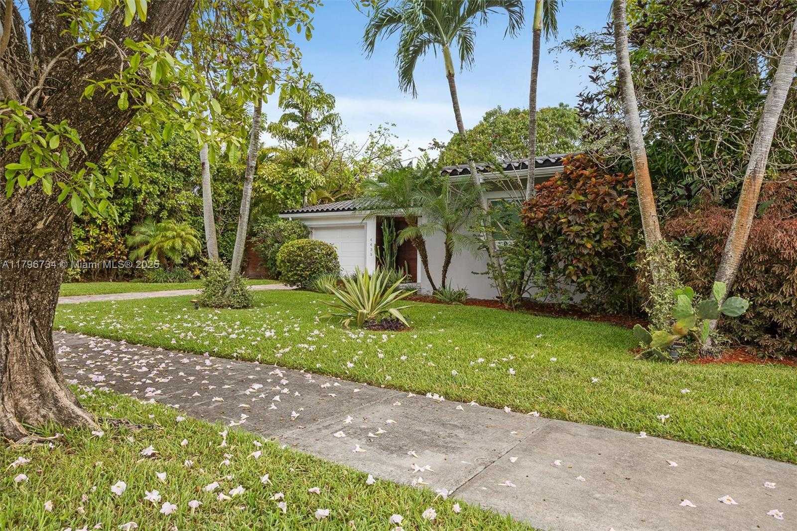 Small Image of 4435 SOUTH WEST 13TH ST, Miami Number 3