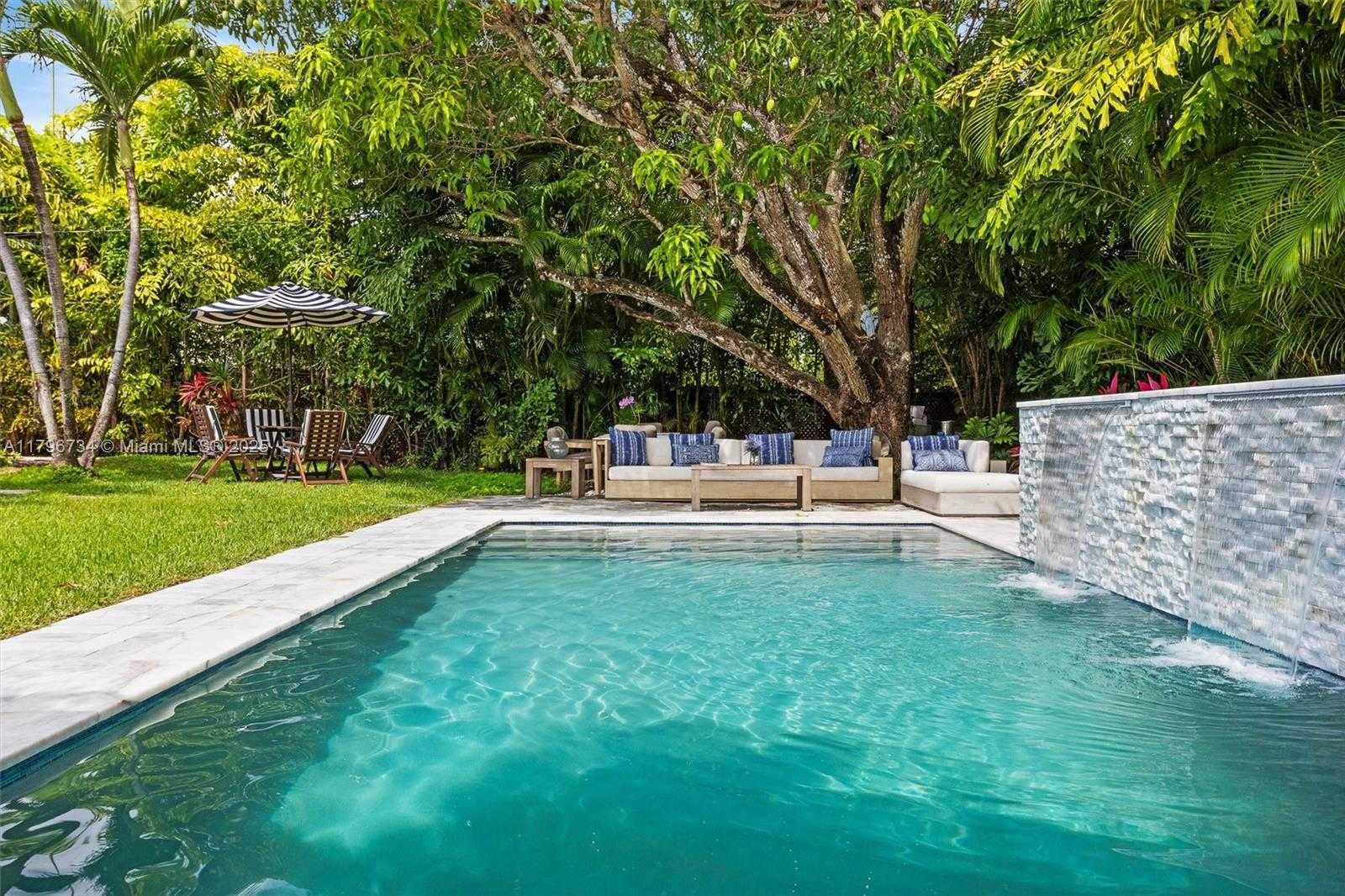 Small Image of 4435 SOUTH WEST 13TH ST, Miami Number 36