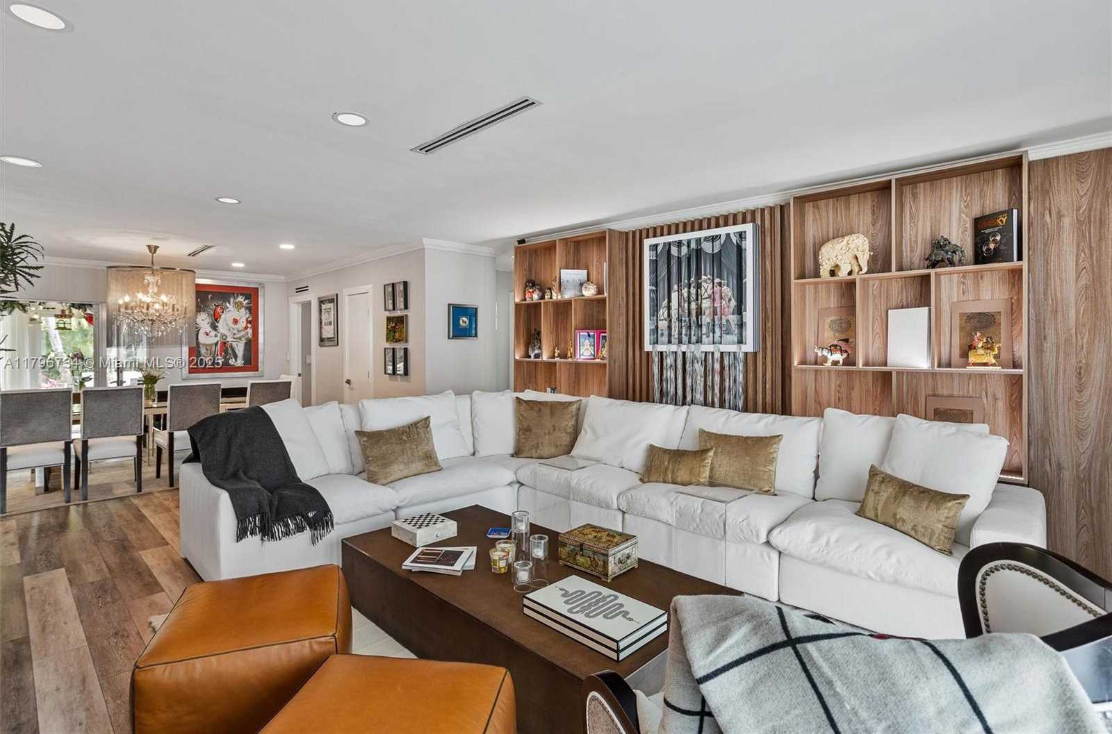 Small Image of 4435 SOUTH WEST 13TH ST, Miami Number 4