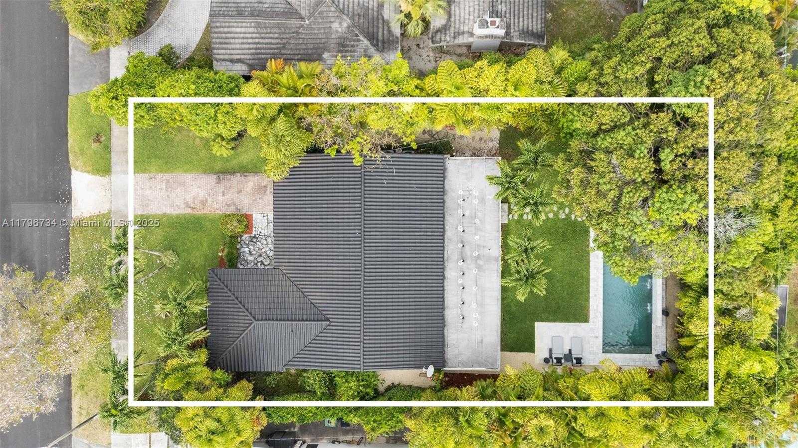 Small Image of 4435 SOUTH WEST 13TH ST, Miami Number 41