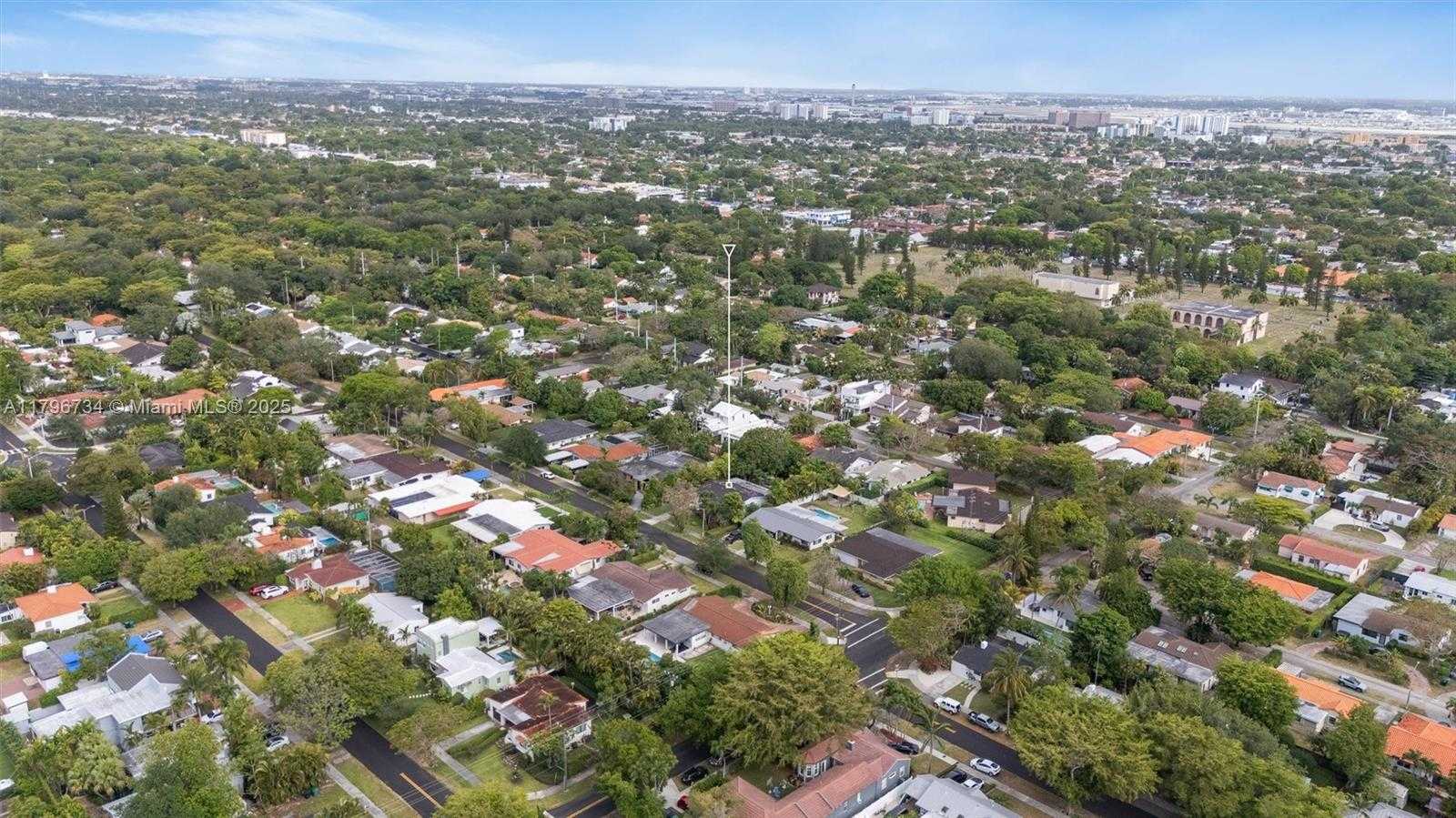 Small Image of 4435 SOUTH WEST 13TH ST, Miami Number 42