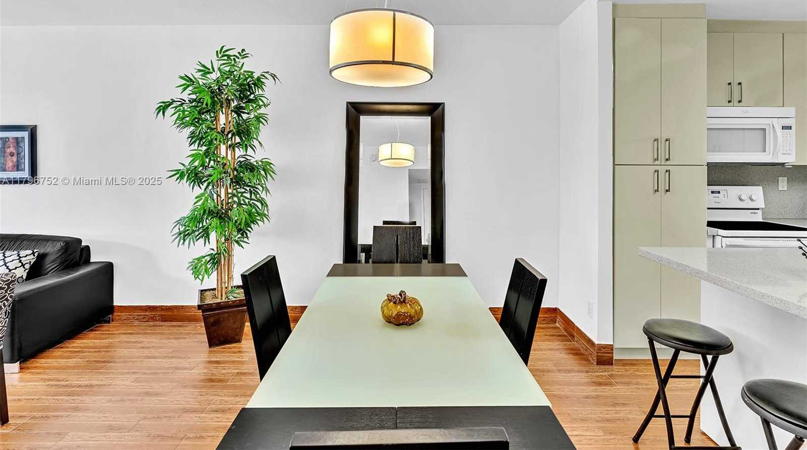 Small Image of 19380 COLLINS AVE #409, Sunny Isles Beach Number 17