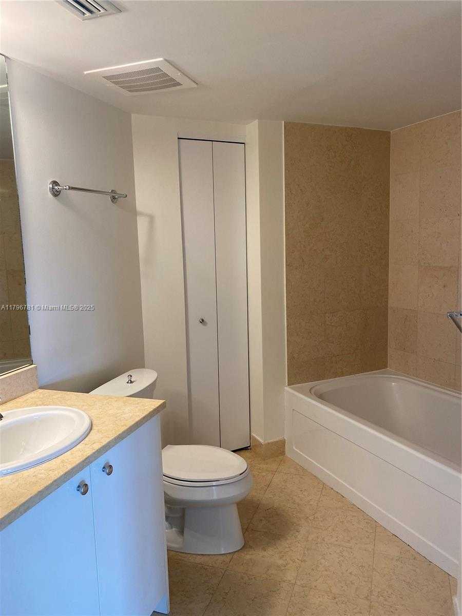 Small Image of 19900 EAST COUNTRY CLUB DR #1002, Aventura Number 13