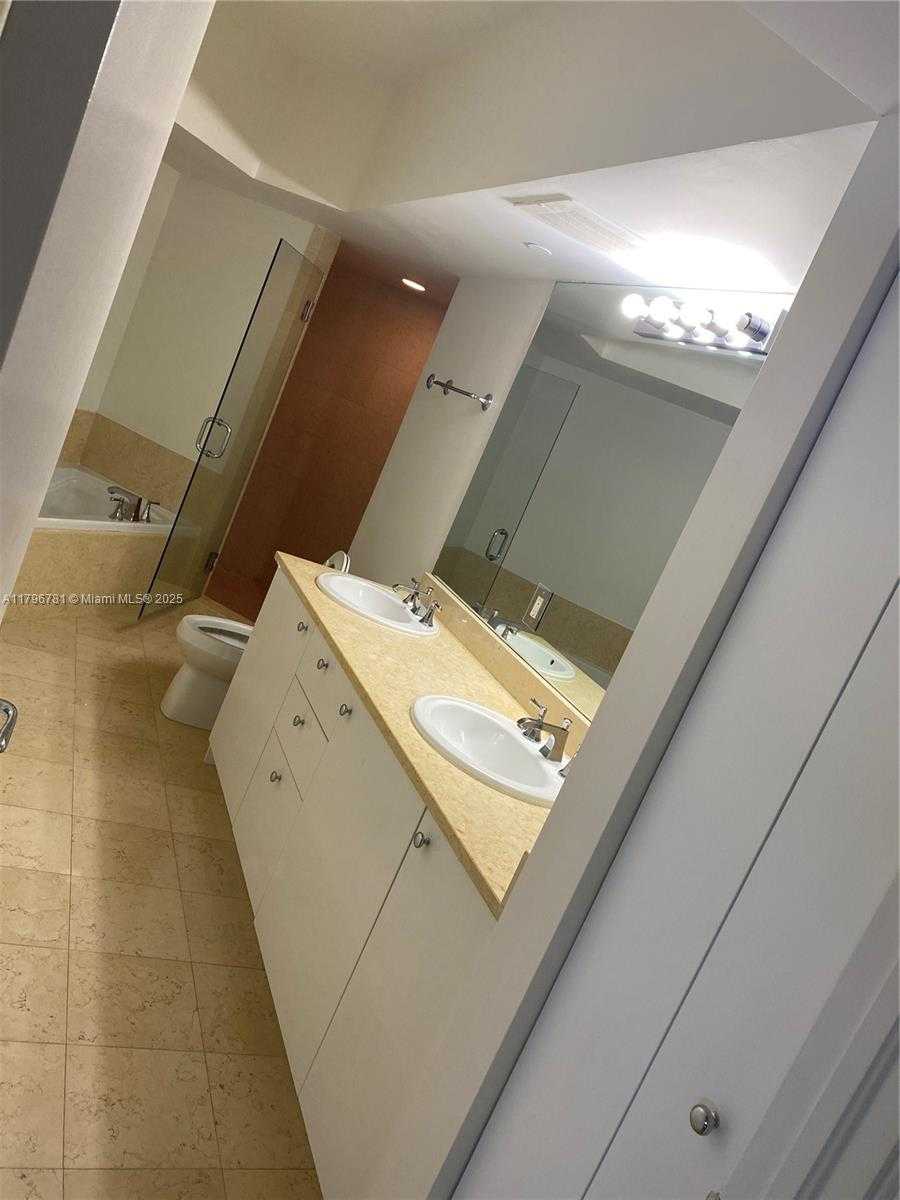 Small Image of 19900 EAST COUNTRY CLUB DR #1002, Aventura Number 16