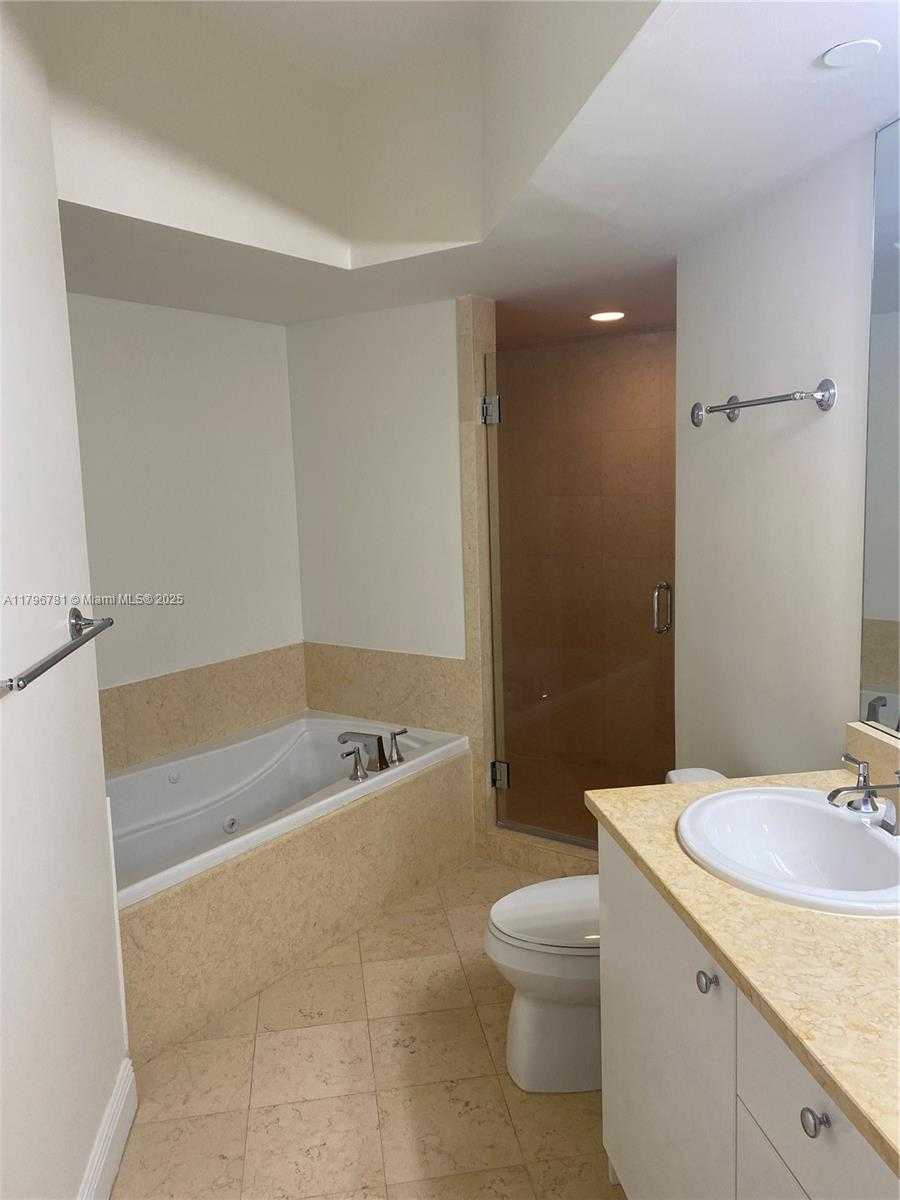 Small Image of 19900 EAST COUNTRY CLUB DR #1002, Aventura Number 18