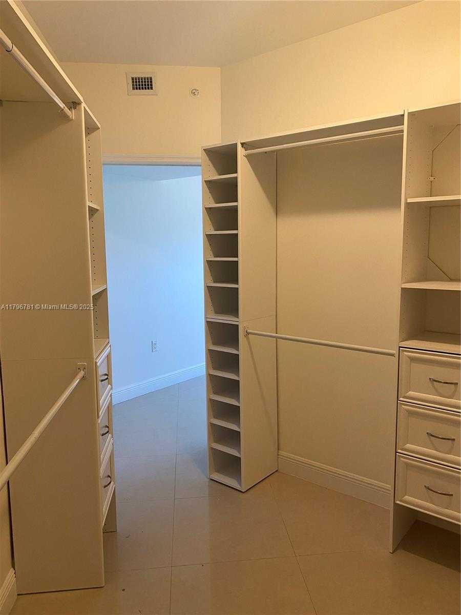 Small Image of 19900 EAST COUNTRY CLUB DR #1002, Aventura Number 20
