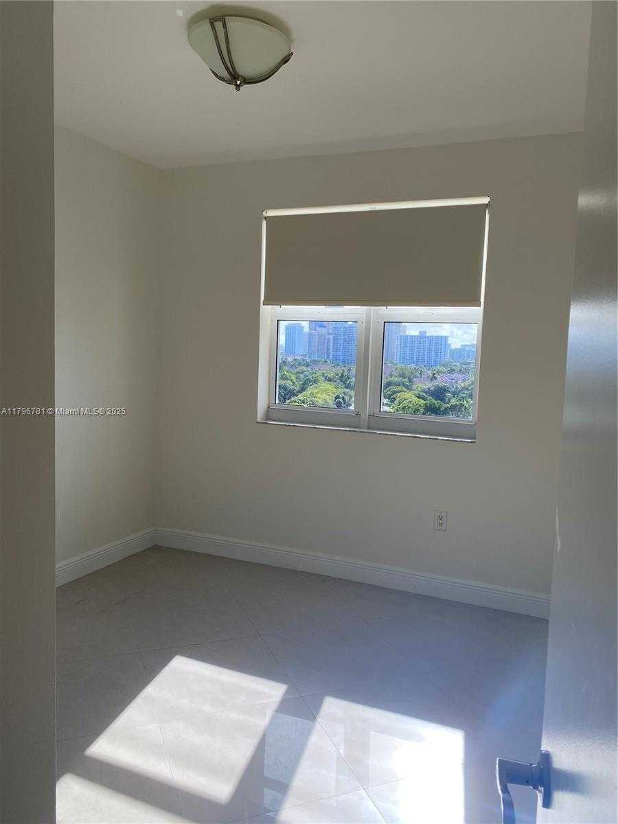 Small Image of 19900 EAST COUNTRY CLUB DR #1002, Aventura Number 27