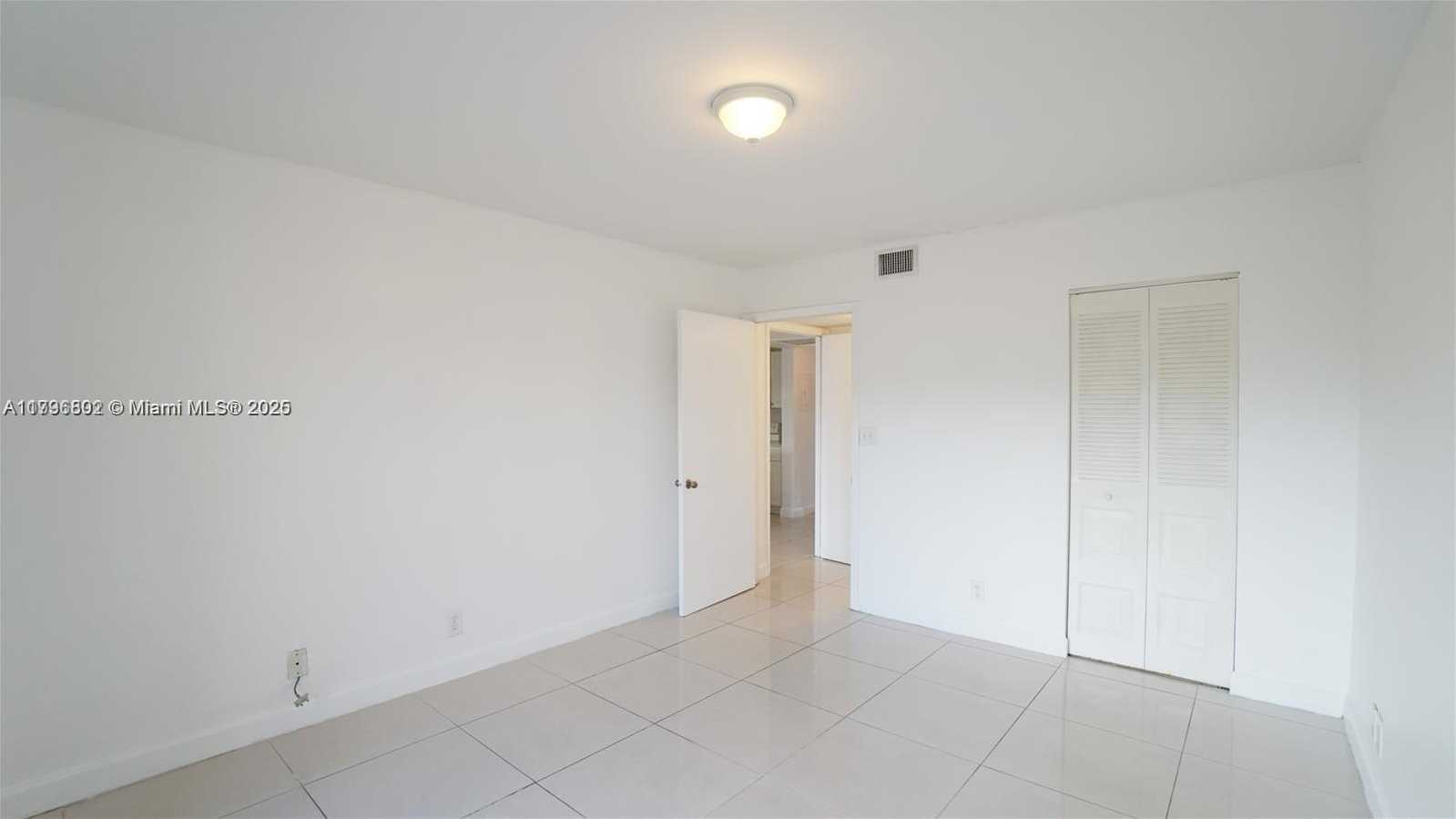 Small Image of 8100 GENEVA CT #343, Doral Number 10