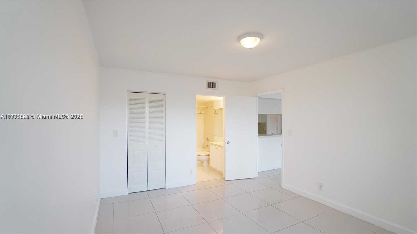 Small Image of 8100 GENEVA CT #343, Doral Number 16