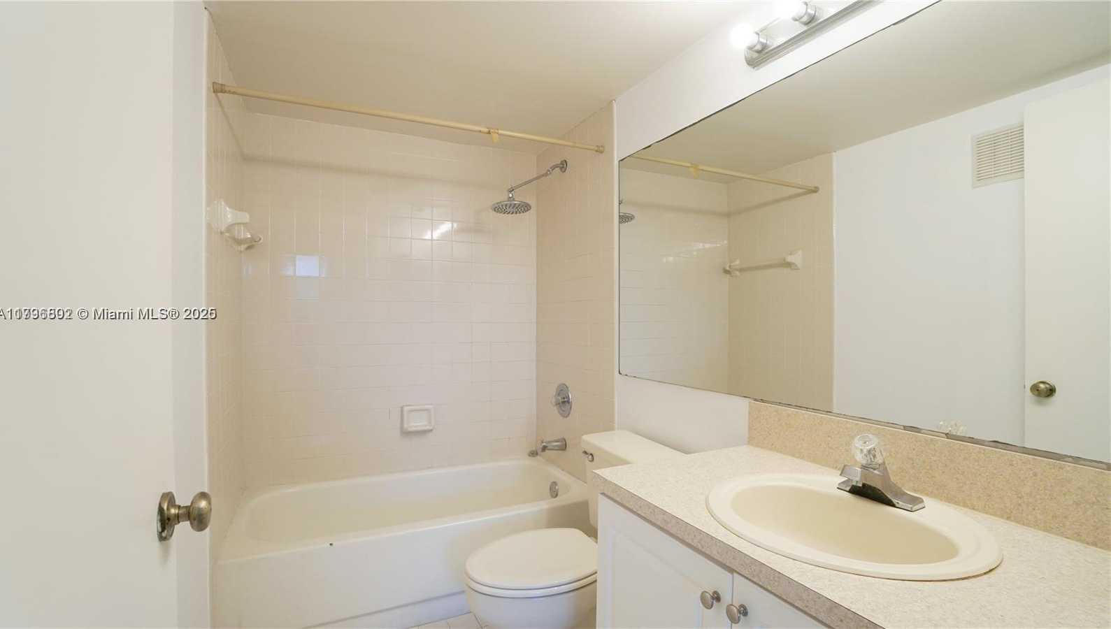 Small Image of 8100 GENEVA CT #343, Doral Number 18