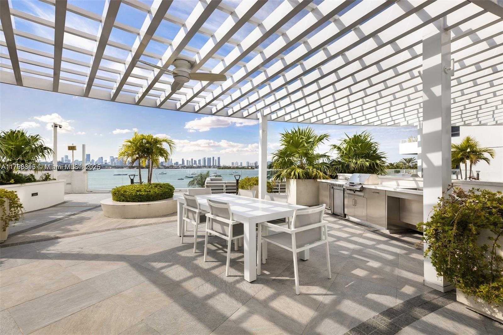 Small Image of 1330 WEST AVE #1710, Miami Beach Number 10