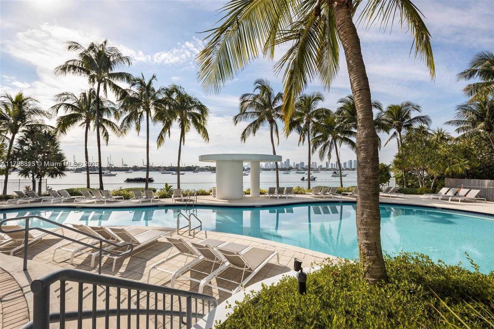 Small Image of 1330 WEST AVE #1710, Miami Beach Number 11