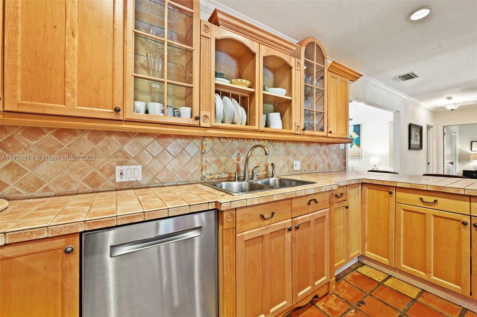 Small Image of 4054 BONITA AVE, Miami Number 11