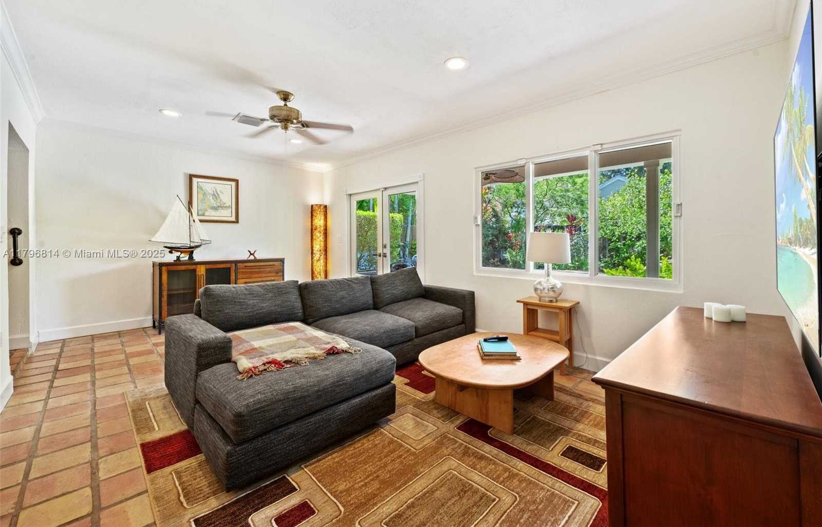 Small Image of 4054 BONITA AVE, Miami Number 12