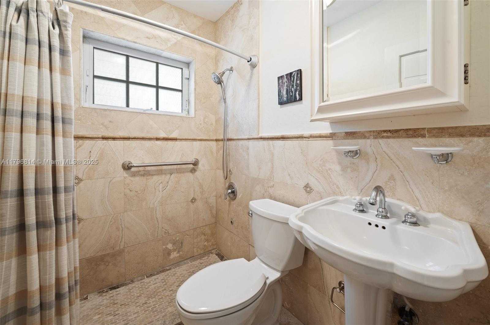 Small Image of 4054 BONITA AVE, Miami Number 17