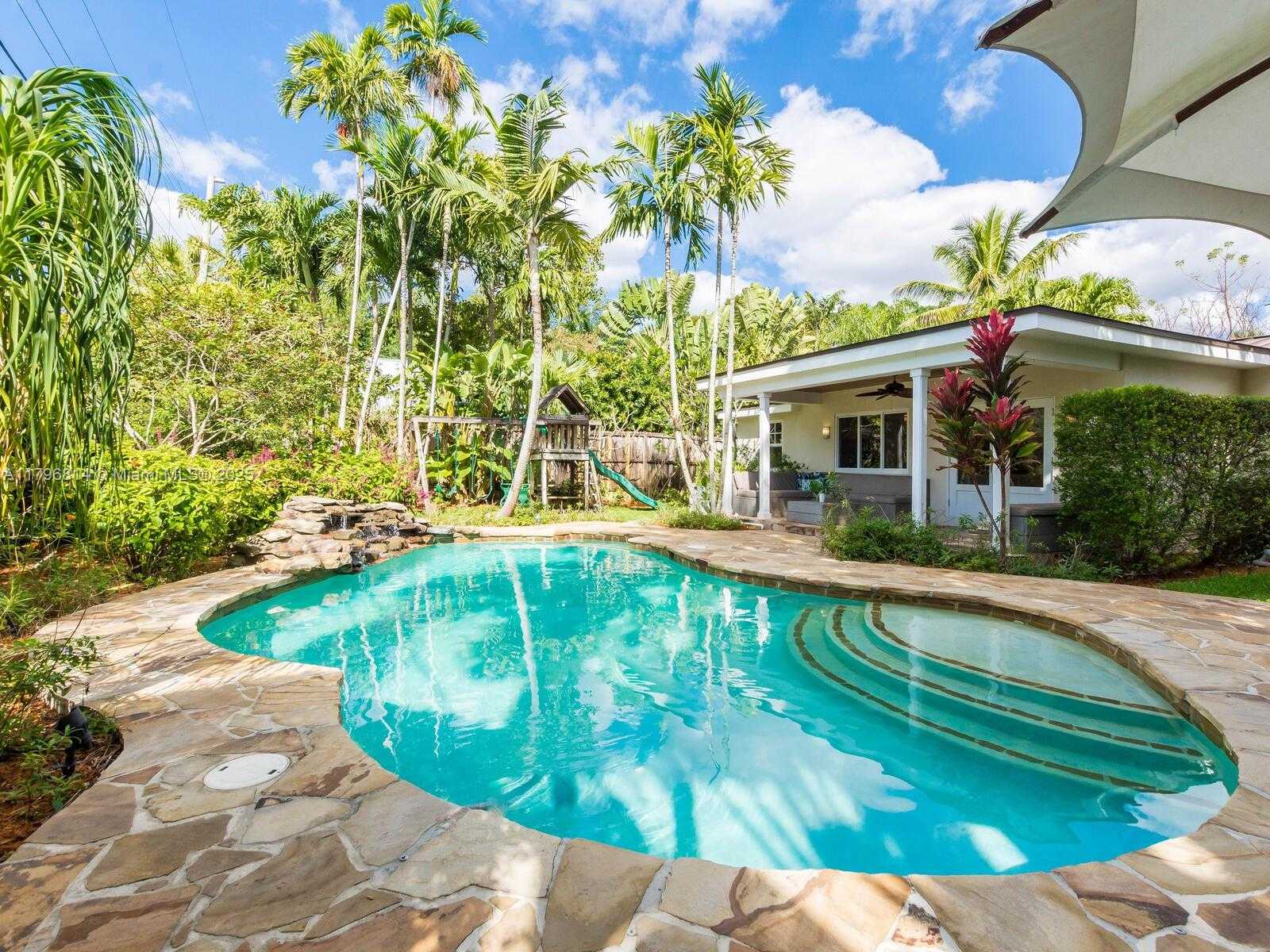 Small Image of 4054 BONITA AVE, Miami Number 2