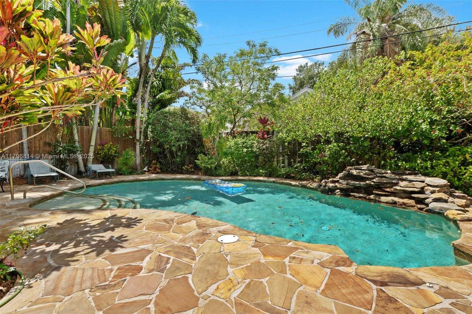 Small Image of 4054 BONITA AVE, Miami Number 21