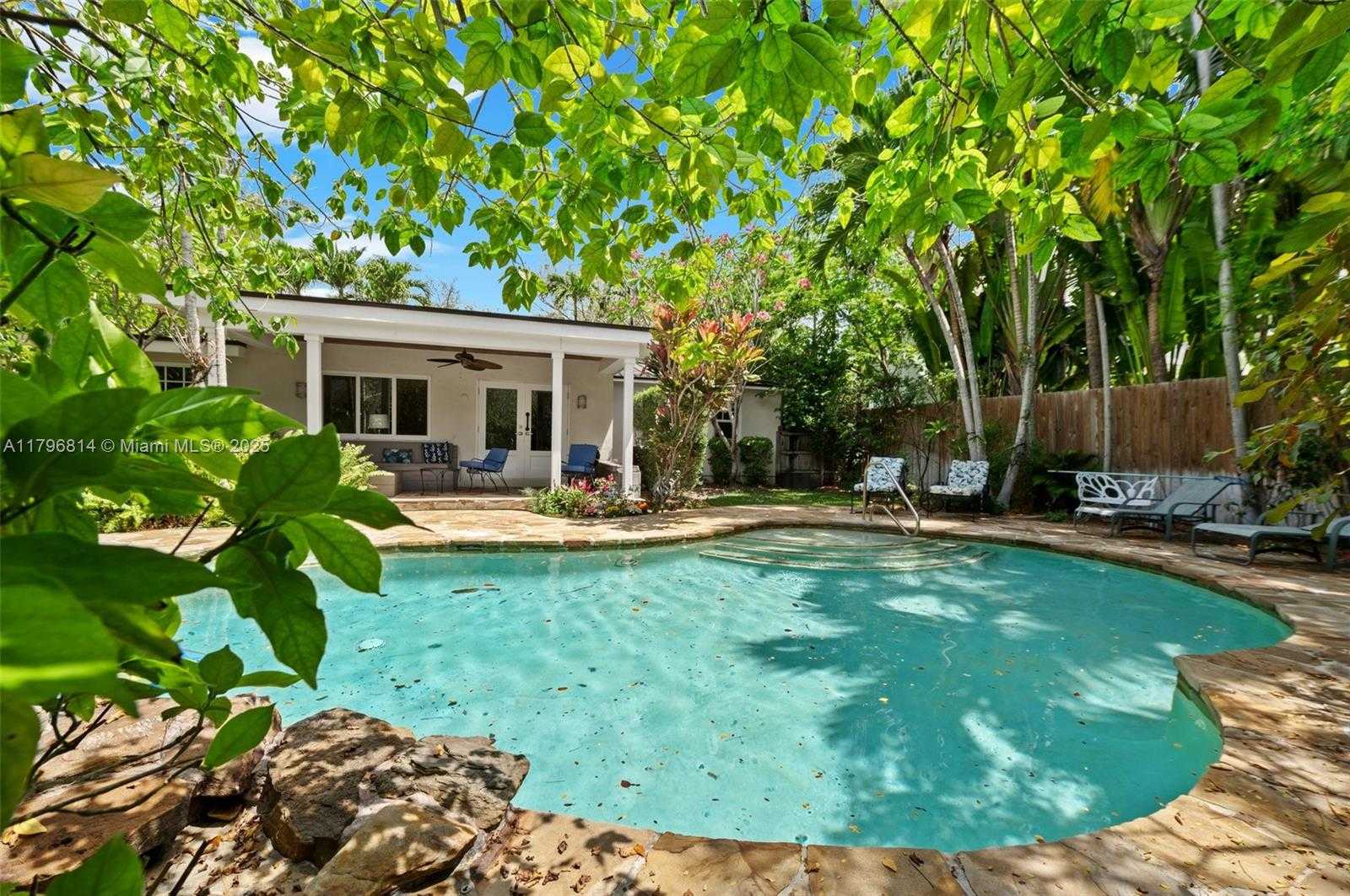 Small Image of 4054 BONITA AVE, Miami Number 24