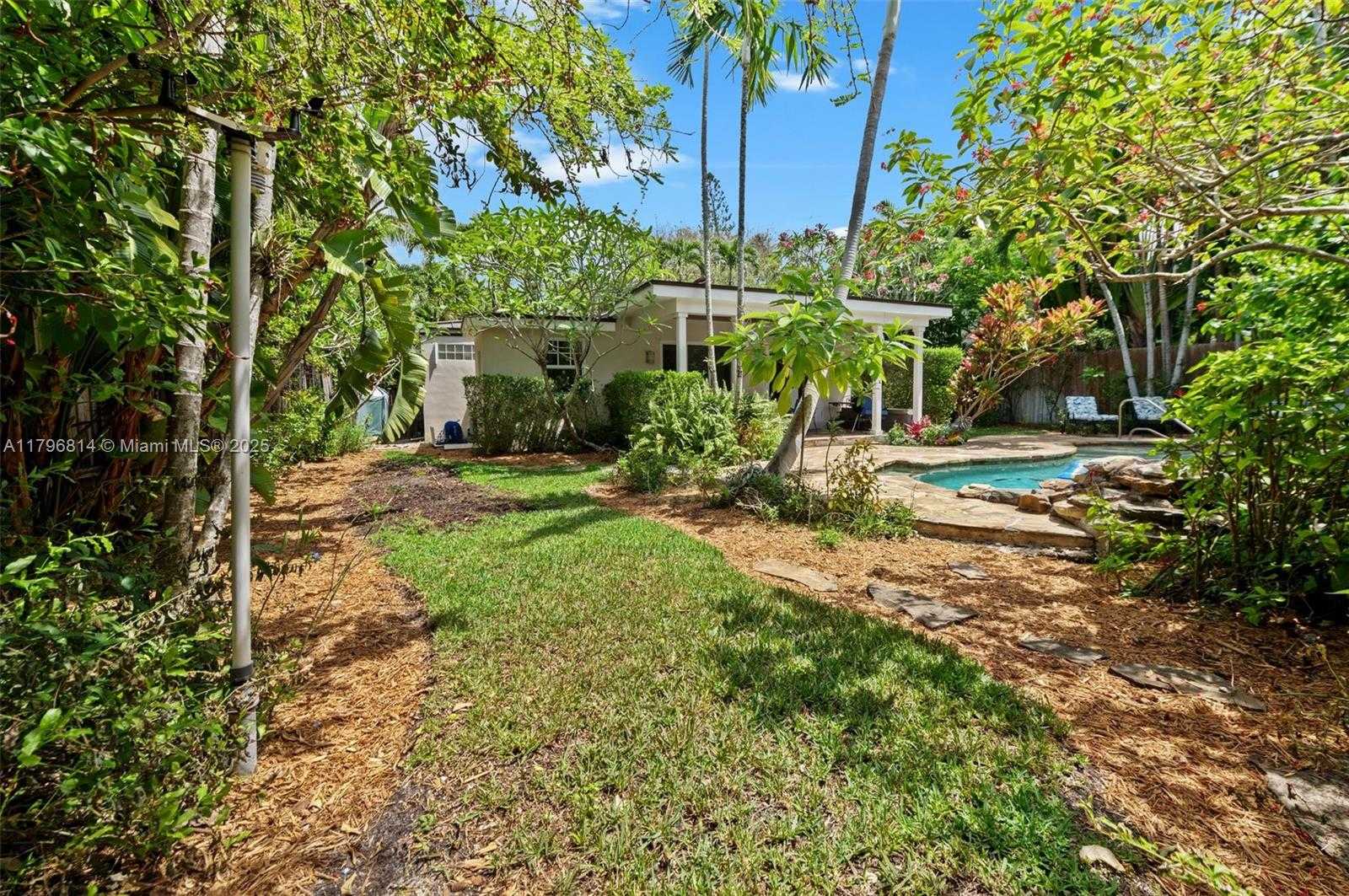 Small Image of 4054 BONITA AVE, Miami Number 25
