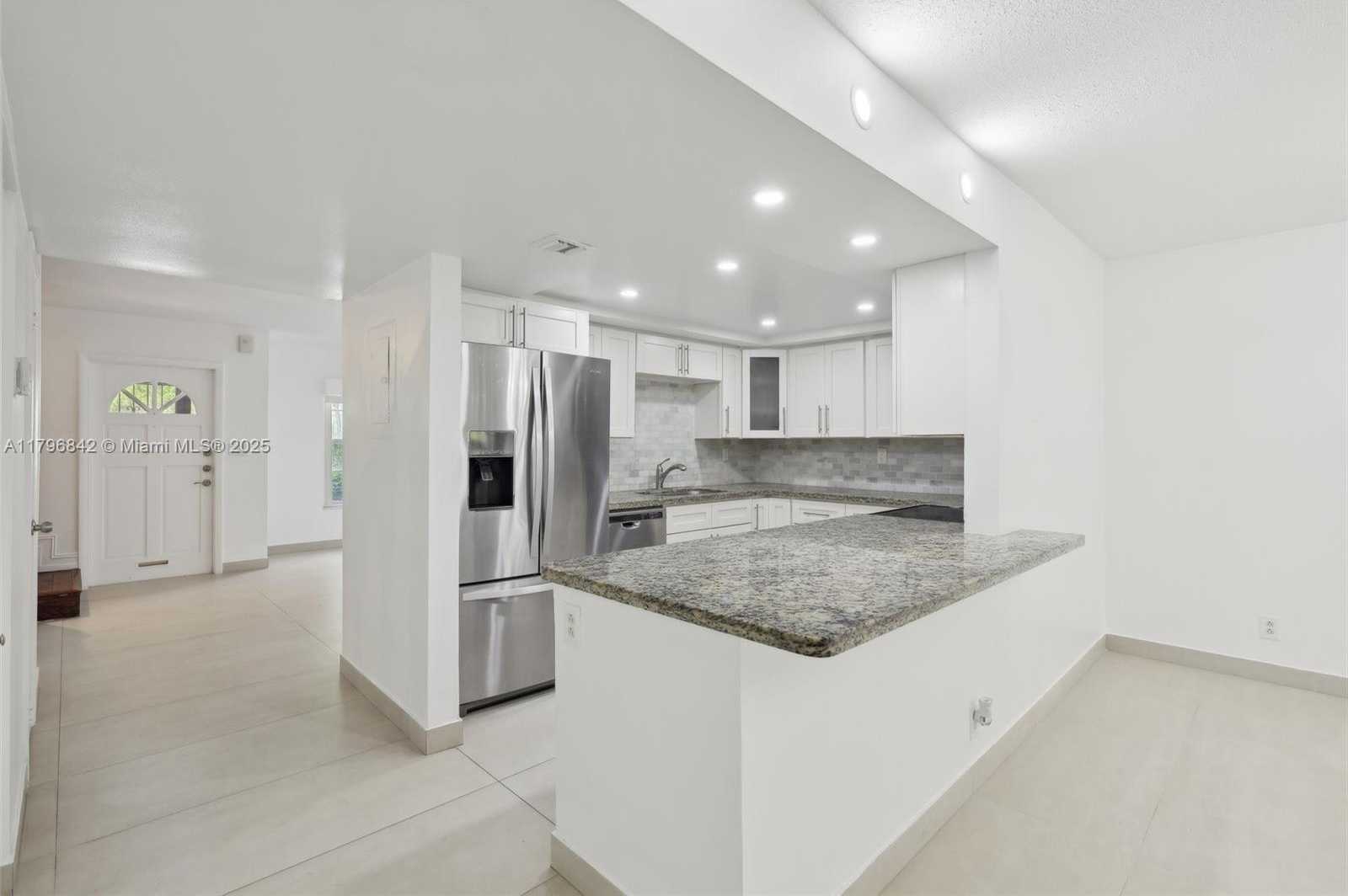 Small Image of 1951 ATLANTIC SHORES BLVD #14, Hallandale Beach Number 15
