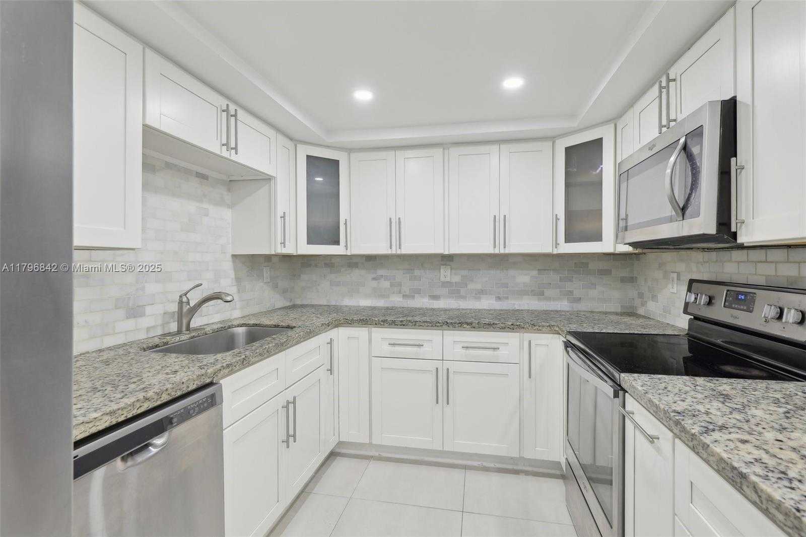 Small Image of 1951 ATLANTIC SHORES BLVD #14, Hallandale Beach Number 16