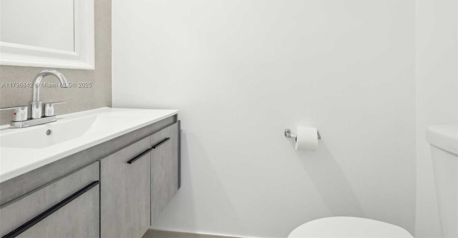 Small Image of 1951 ATLANTIC SHORES BLVD #14, Hallandale Beach Number 19