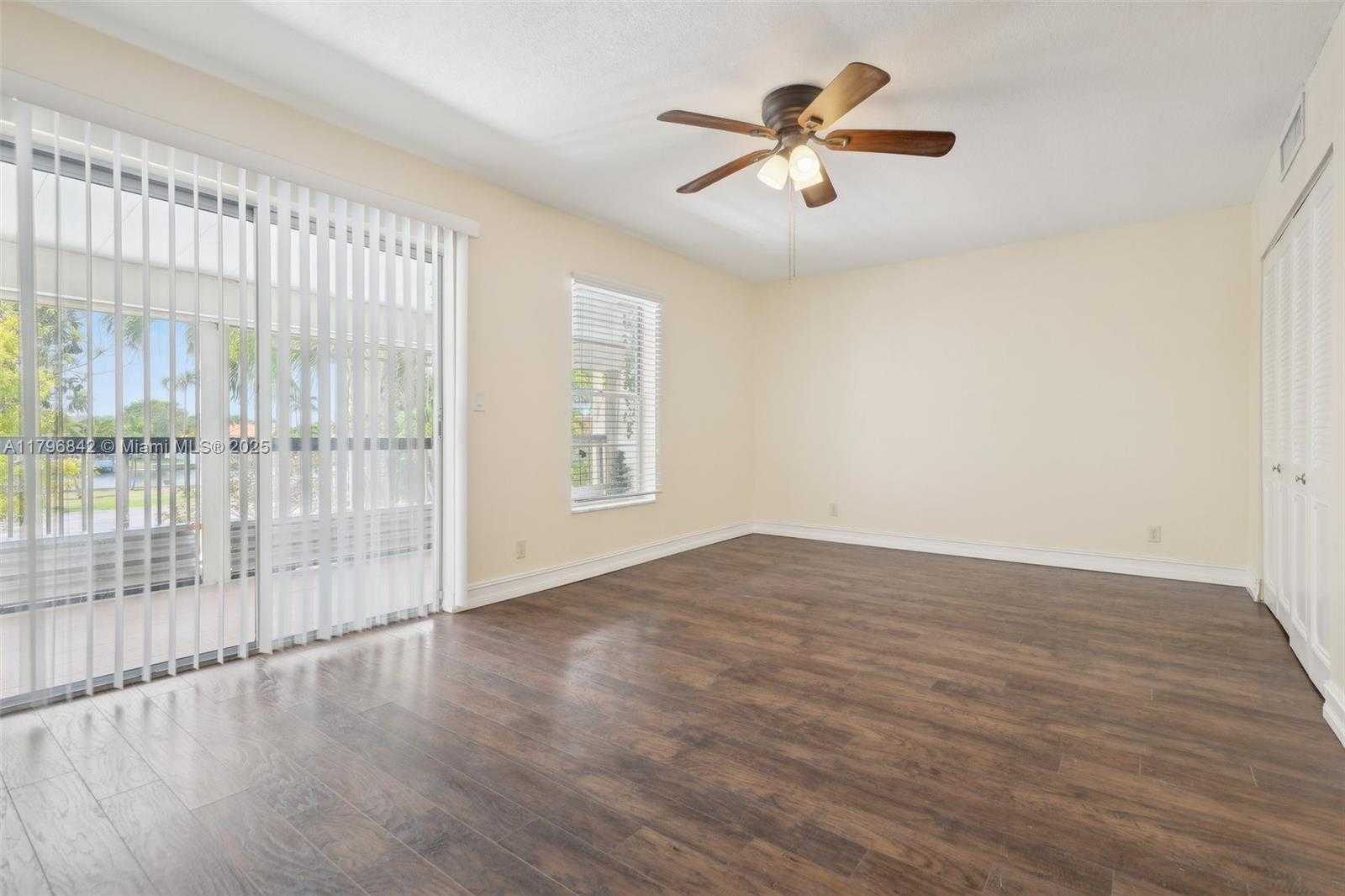 Small Image of 1951 ATLANTIC SHORES BLVD #14, Hallandale Beach Number 22