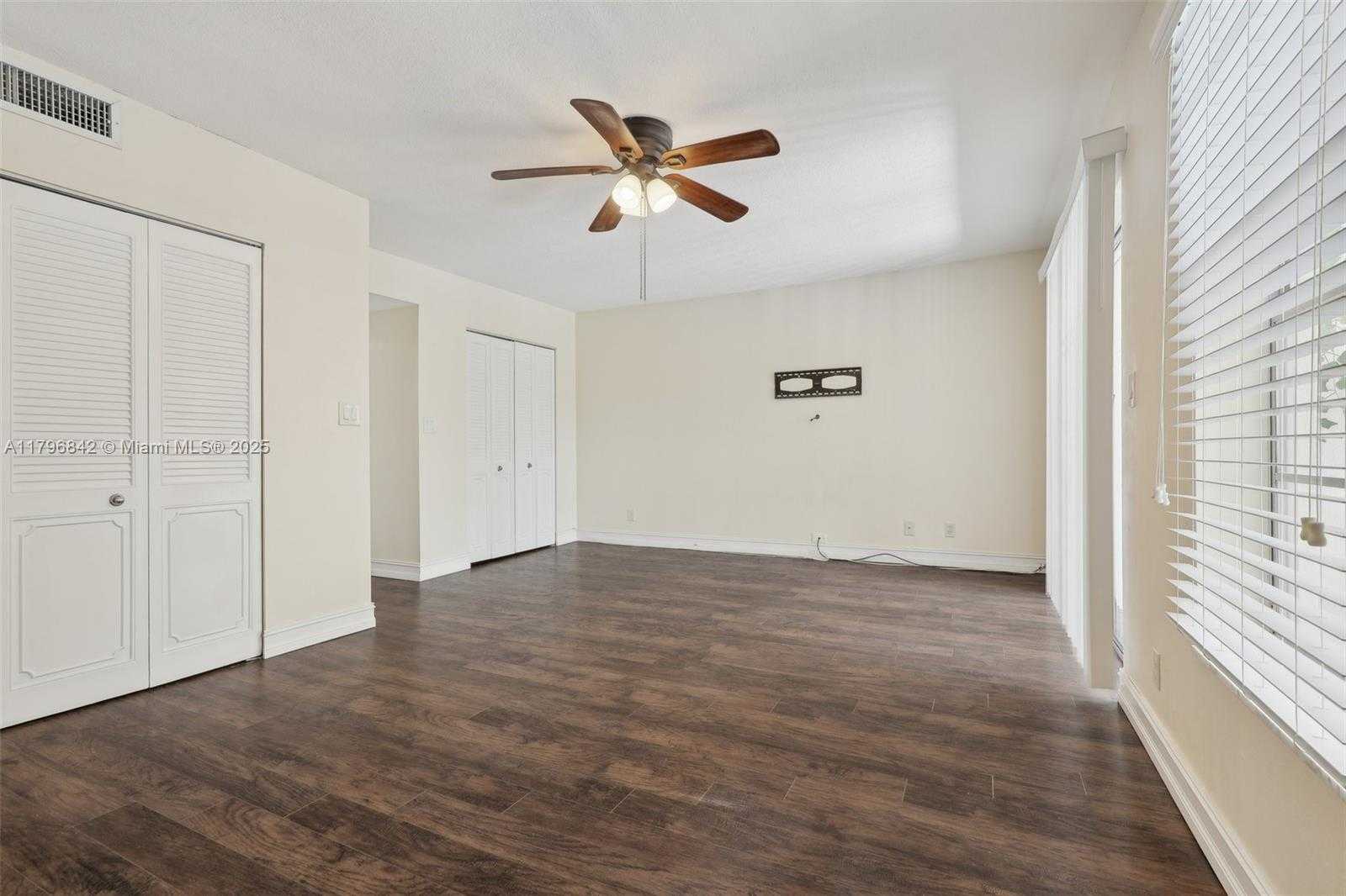 Small Image of 1951 ATLANTIC SHORES BLVD #14, Hallandale Beach Number 23
