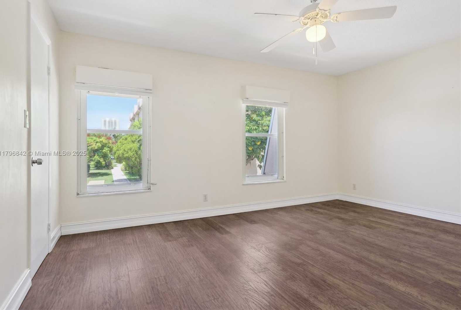 Small Image of 1951 ATLANTIC SHORES BLVD #14, Hallandale Beach Number 25