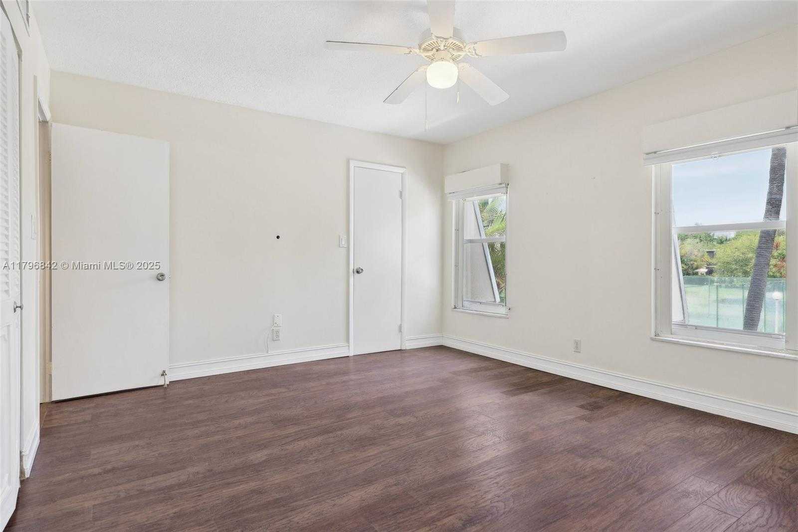 Small Image of 1951 ATLANTIC SHORES BLVD #14, Hallandale Beach Number 27