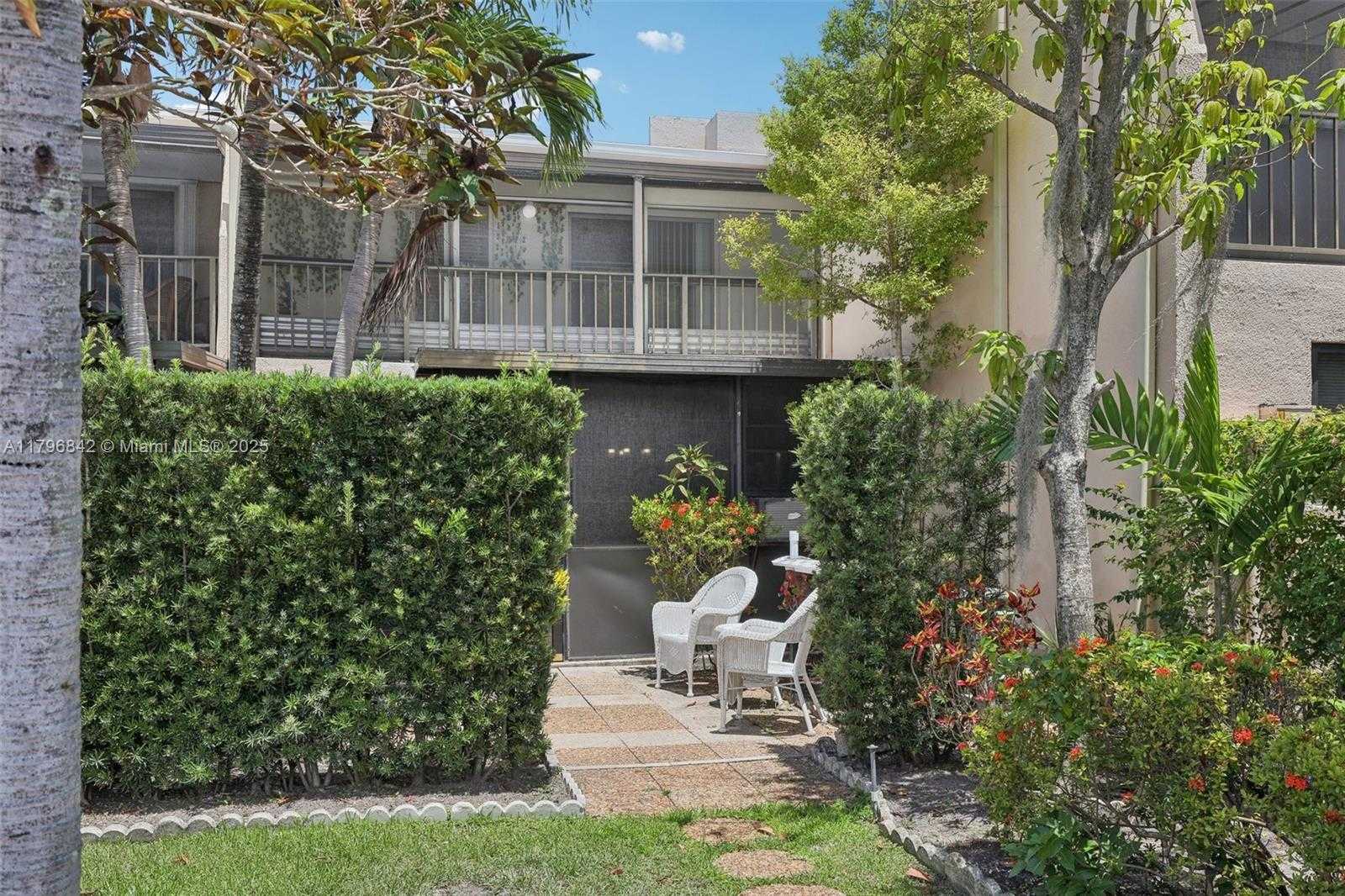Small Image of 1951 ATLANTIC SHORES BLVD #14, Hallandale Beach Number 33